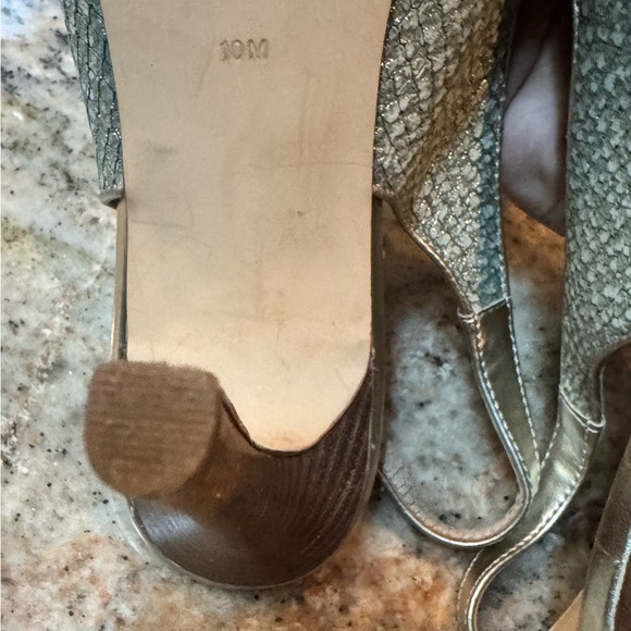 Guess stilleto slingback heels. Very pretty sage and gold colored. Size 10 - Picture 9 of 16